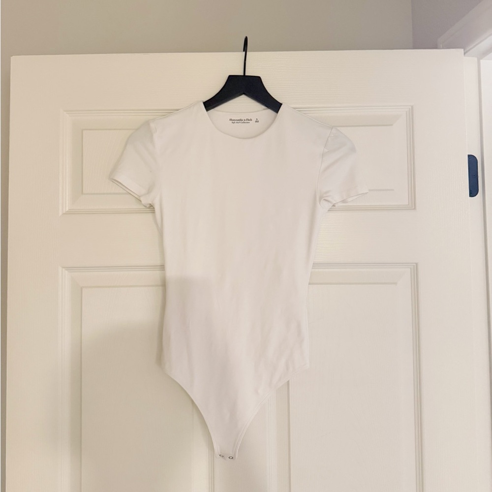 Abercrombie & Fitch White Soft Collection Top